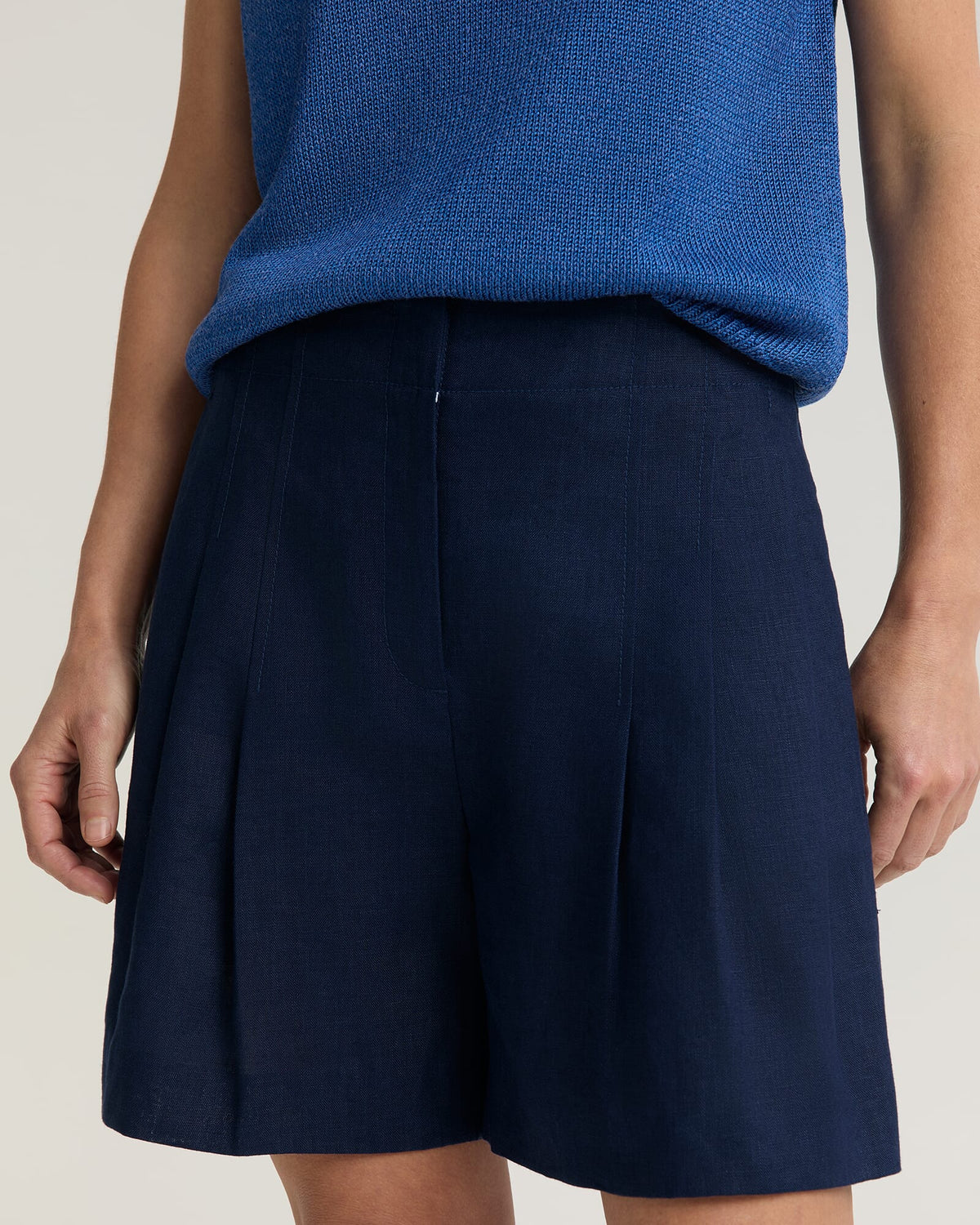 Ivy Linen Pleat Short